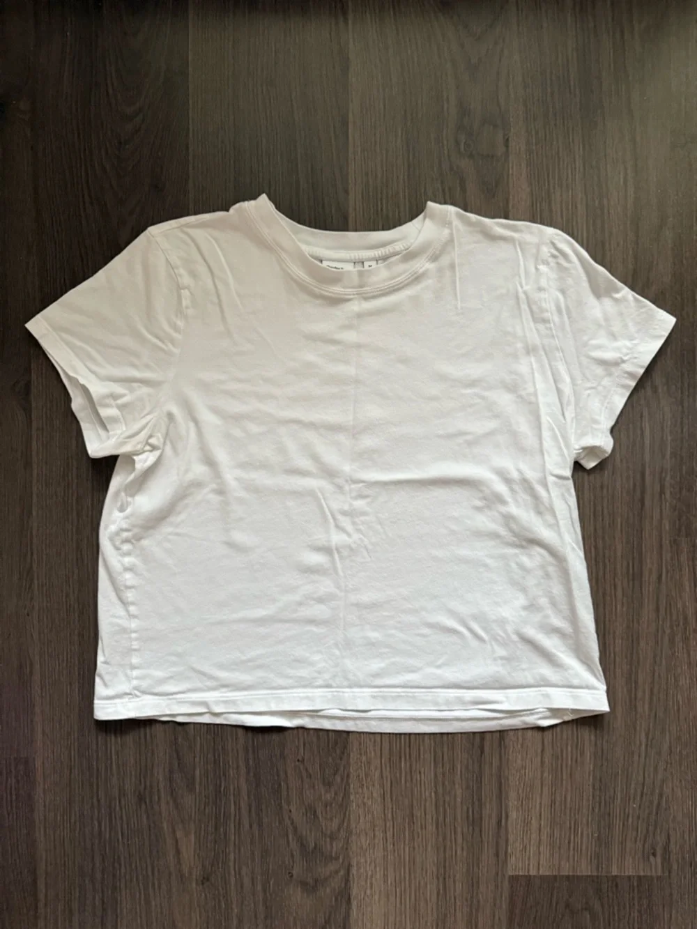 ARITIZIA Sunday Best Perfect White Crewneck T-Shirts - Picture 2 of 2
